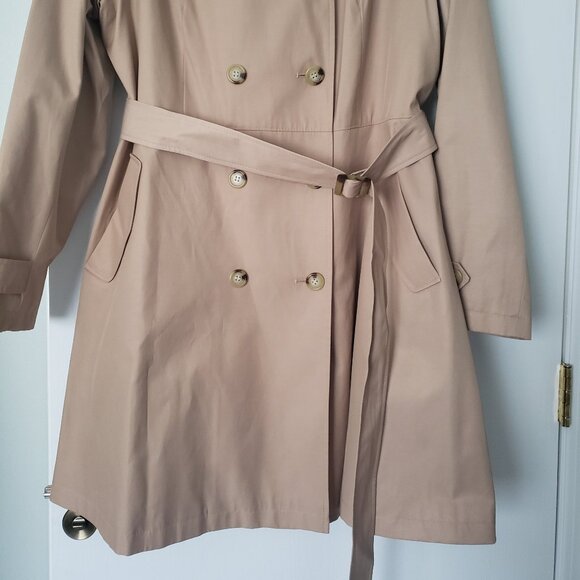 LIKE NEW. Classic double breasted trench coat - Picture 11 of 12